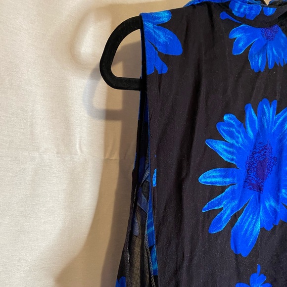 💙Vintage blue and black flower vest💙 - Picture 7 of 8